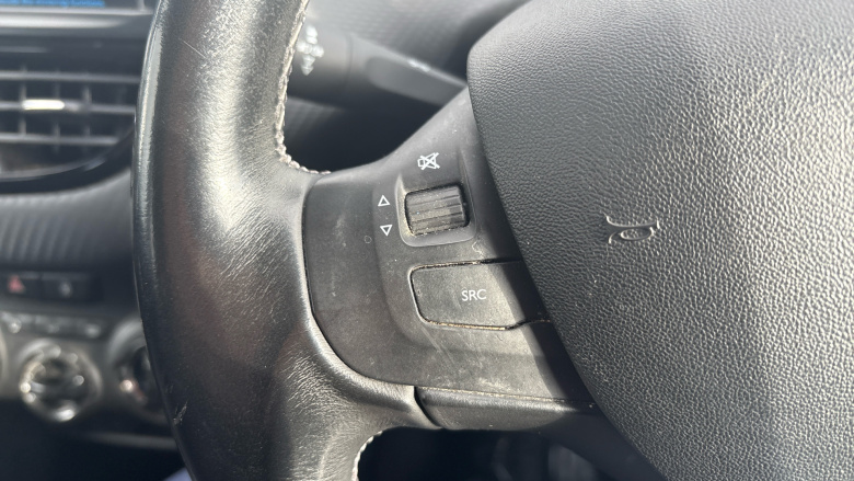 Peugeot 208 1.2 PureTech 82 Allure 5dr Petrol Hatchback